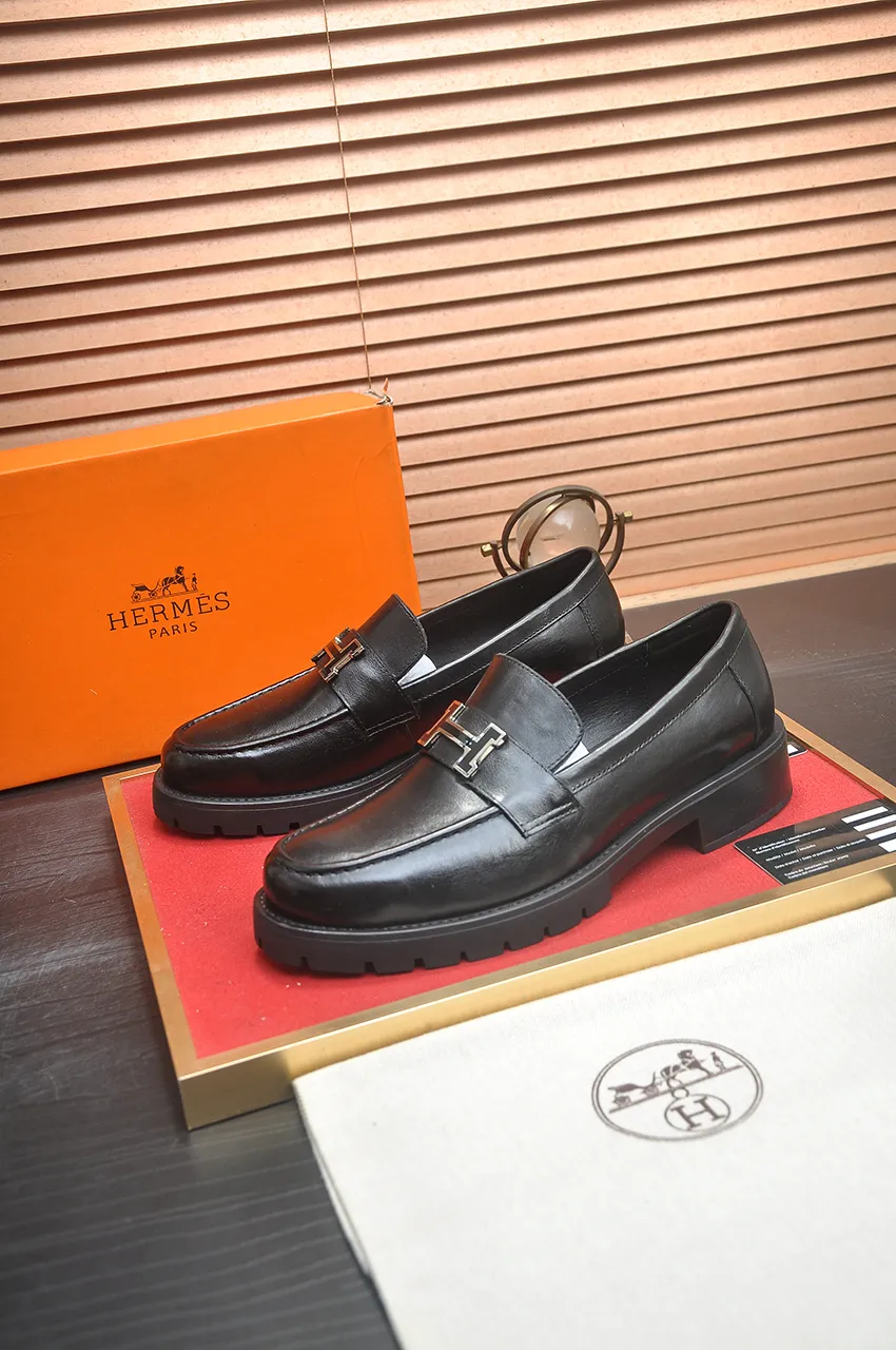 Factory price 500💶[HERMES] (cowhide lining)🍀Italian top luxury🍀He does not pursue novel styles and gorgeous colors, but attracts the favor of successful men with his flawless, elegant and classic style. Formal leather shoes This very comfortable, simple and stable style allows you to easily match any style! The pattern is absolutely 1:1 refined from the original case, and we strive for excellence in materials, imported cowhide + cowhide lining💪💪💪extraordinary texture👍! Code number: 38-45 (45 customized)